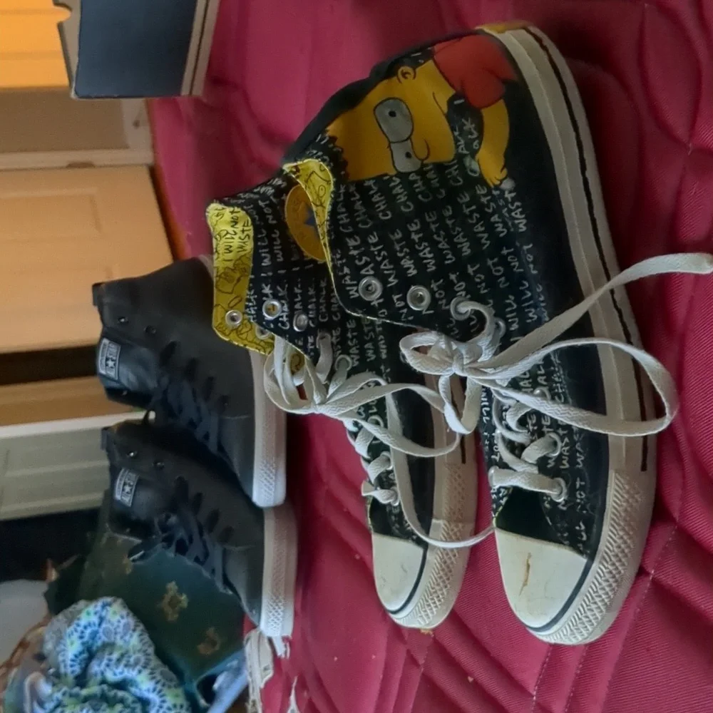 Converse - Picture 2 of 3